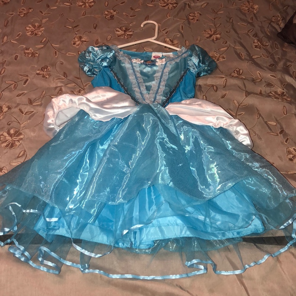 Little girls Disney Cinderella dress - Picture 6 of 8